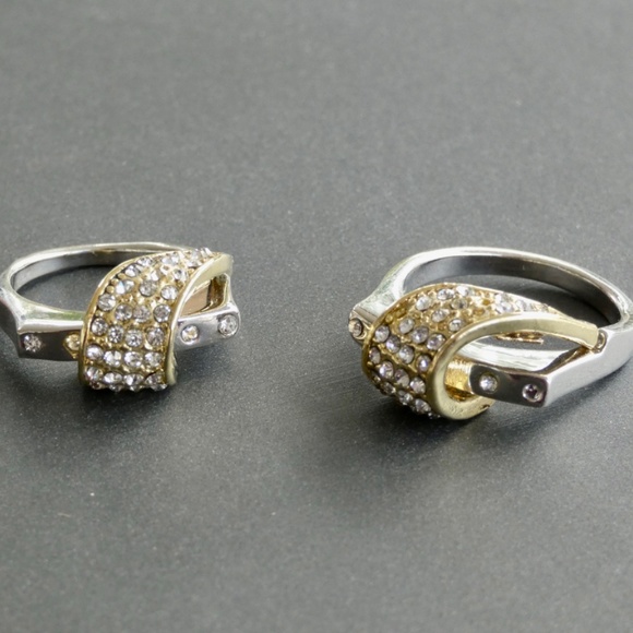 Group of Costume Jewelry Rings - Picture 4 of 11